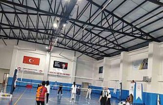 Varto Spor Salonu’nda voleybol antrenmanları devam ediyor