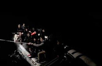 13’ü çocuk 29 düzensiz göçmen kurtarıldı, 2 göçmen kaçakçısı yakalandı