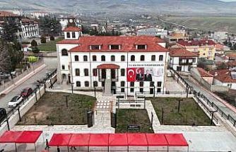 160 yıllık Kızlar Mektebi kütüphane oldu, açılışını Bakan Ersoy yaptı