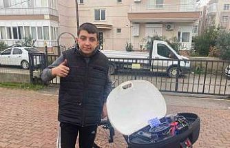 16 yaşındaki özel çocuk Bayram Efe müzik sevgisini bisikletine taşıdı