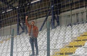 600 kilometre yol kat edip takımını tek başına destekledi