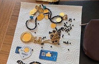 Ağrı’da yolda bulunan altınlar sahibine ulaştırıldı