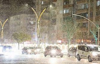 Aksaray’da okullara 1 gün kar tatili