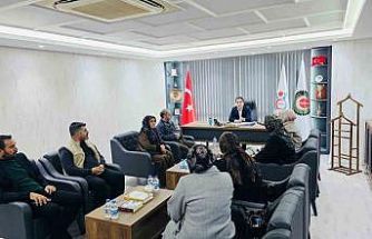 Aküzüm, kadın çalışanları ağırladı