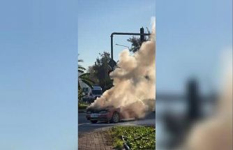 Alanya’da seyir halindeki otomobil alev aldı
