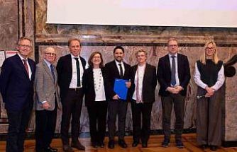 Albert Einstein’ın mezun olduğu Zürih Üniversitesi’nden Dr. Humayun Kakar’a büyük onur