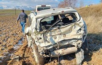 Amasya’da otomobil ile SUV araç çarpıştı: 8 yaralı