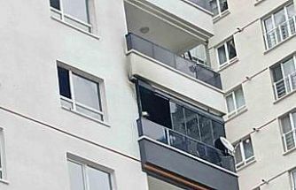 Ankara’da ev yangınında mahsur kalan anne ile oğlu kurtarıldı