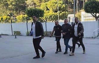 Antalya’da sahibi olduğu markette tartıştığı 2 kişiyi öldüren cinayet zanlısı adliyeye sevk edildi