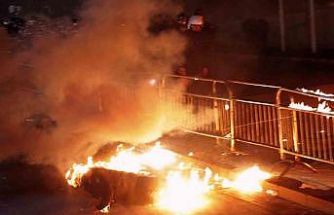 Arnavutluk’ta hükümet karşıtı protestocular Başbakanlık binasına molotof kokteyli attı