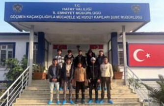 Avrupa umuduyla çıktıkları yolda battaniye altında Hatay’da yakalandılar