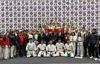 Avrupa’da Yıldırım rüzgarı