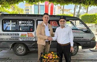 Bahçesini don vuran ’Elmacı Dede’, Hatay’dan yüklediği mandalinaları Mehmetçiğe götürmek için yola çıktı