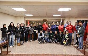 Bakan Yardımcısı Ayhan, Bayburtlu gençleri bakanlıkta ağırladı