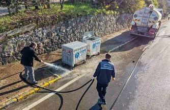 Başiskele’de cadde ve sokaklarda temizlik çalışması yürütülüyor