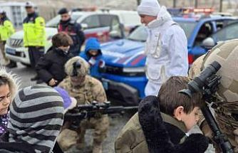 Bayburt’ta jandarmanın kullandığı yerli ekipmanlar ve araçlar öğrencilere tanıtıldı