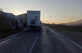 Bilecik’te tır kontrolden çıktı: 1 yaralı