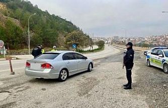 Bilecik’te yasal kalış hakkı bulunmayan 2 kişi yakalanarak, sınır dışı süreçleri başlatıldı