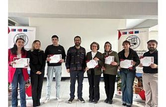 Bin kişiye ev pansiyonculuğunu öğrenerek sertifika aldı