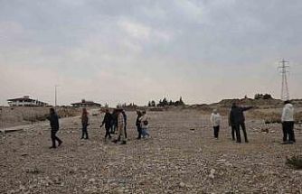 ‘Biz anlaşıp yapamadık ama yaparsa devletimiz yapar’ diyen site sakinleri, yuvalarından geriye kalan boş arazinin rezerv alanına alınmasını istiyorlar