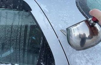 Bolu eksi 16 dereceyle buz kesti, araçların kapıları dondu