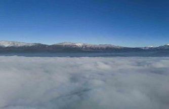 Bolu’nun karlı dağlarında sis güzel görüntü oluşturdu