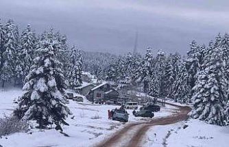 Bolu’nun yükseklerinde kar kalınlığı 10 santimetreye ulaştı