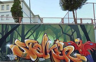 Bozüyük’te okul duvarları sanatla hayat buldu