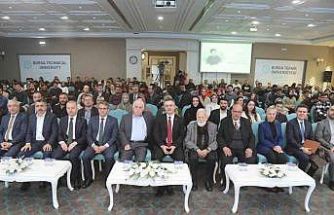 BTÜ’de yapay zekâ sempozyumu: "Gelişen yapay zekâ değil insan zekâsıdır"