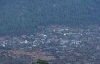 Bu köyde güneş ancak saat 12.30’da görülebiliyor