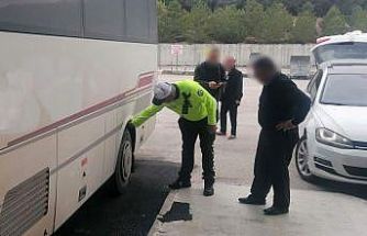 Burdur’da polis ekiplerinden kış lastiği denetimi