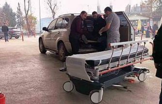 Bursa’da devrilen suntaların altında kalan işçi yaralandı