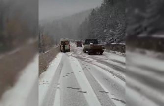 Bursa’da yoğun kar yolları kapattı