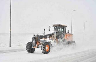 Büyükşehirin karla mücadele ekipleri tam kadro sahada