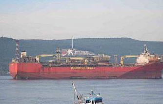 Çanakkale Boğazı’ndan yüzer üretim, depolama ve boşaltma gemisi geçti