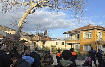 Çatalca’da evi yanan kadın uzun süre gözyaşı döktü