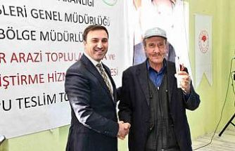 Çavdarhisar’da Arazi Toplulaştırma projesi kapsamında tapu teslim töreni düzenlendi