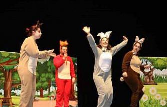 Çayırova’da çocuklar tiyatroyla buluştu