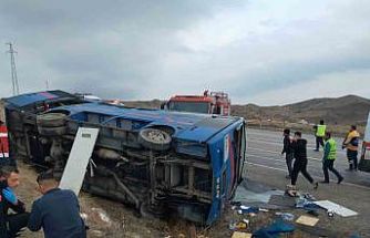 Cezaevi nakil aracı devrildi, aralarında mahkûmların da bulunduğu 5 kişi yaralandı