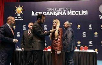 CHP’den istifa eden ikisi meclis üyesi 150 kişi AK Parti’ye katıldı