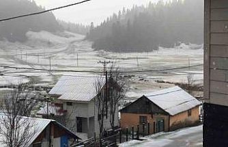 Çiğdem Yaylası beyaza büründü