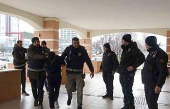 Cinayetle sonuçlanan bıçaklı kavganın zanlıları adliyeye sevk edildi