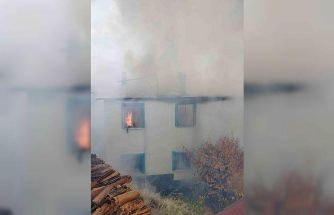 Çorum’da alev alev yanan ev kullanılmaz hale geldi