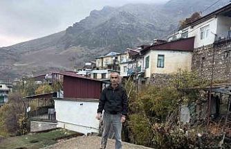 Çüngüş’te toprak evlere loğ çekiliyor