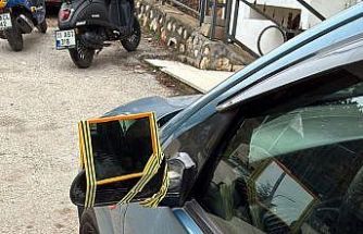 Dikiz aynası kırılan sürücü çareyi böyle buldu