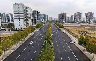 Diyarbakır’da 170 bin ton sıcak asfaltla kentin ana aksları yenilendi