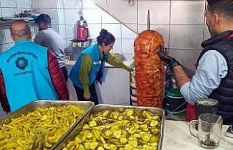 Diyarbakır’da son kullanma tarihi geçmiş 426 kilo ürün imha edildi