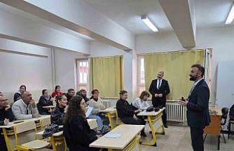 Efeler’de Öğretmenlere Topçu’nun Eğitim Felsefesi Anlatıldı