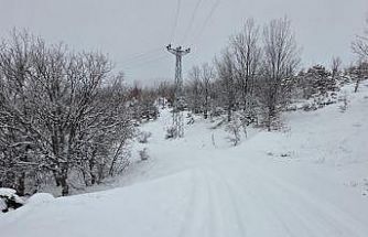 Elazığ’da kar başladı, 311  köy yolu ulaşıma kapandı