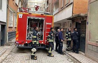 Elazığ’da metruk binada yangın